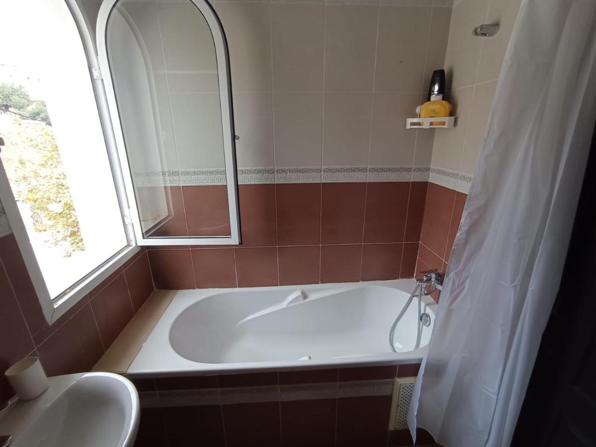 Neuve Avec Piscine