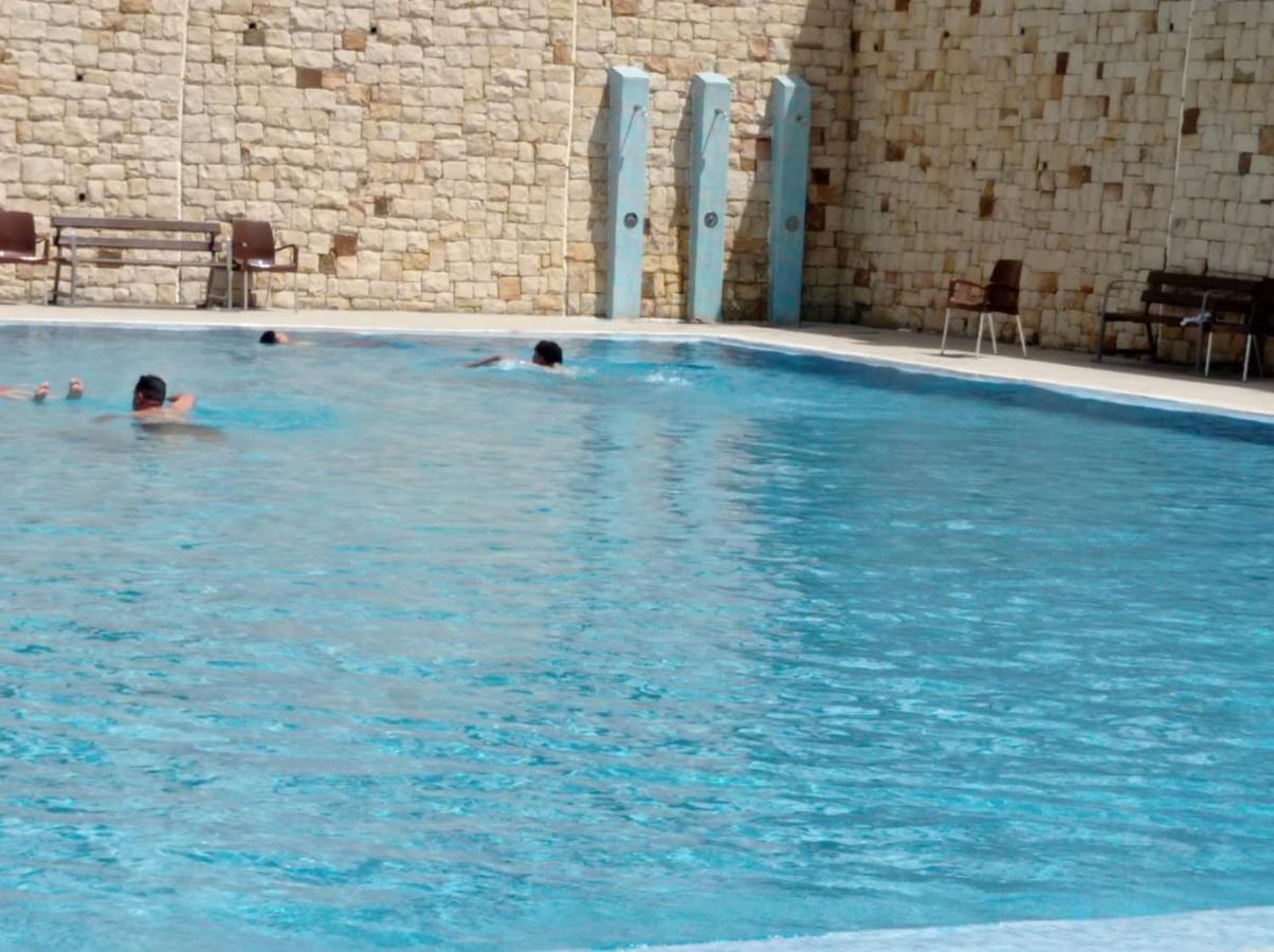 Neuve Avec Piscine *